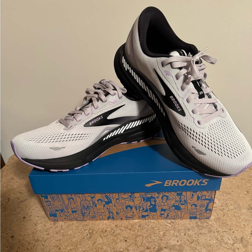 Brooks Adrenaline Woman’s Shoes